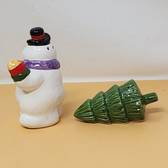 Enesco Snowman & Christmas Tree Ceramic Salt & Pepper Shaker Set New In Box - Picture 4 of 11